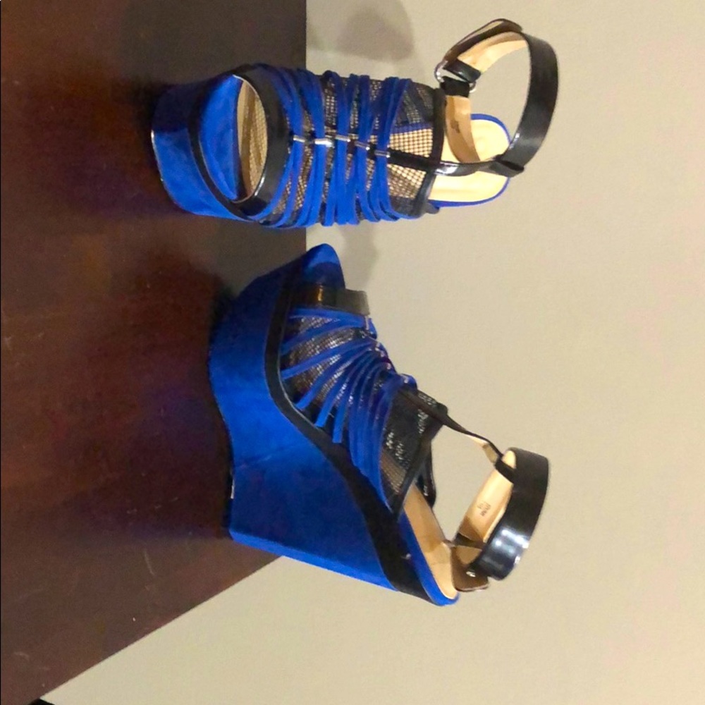 Blue wedges